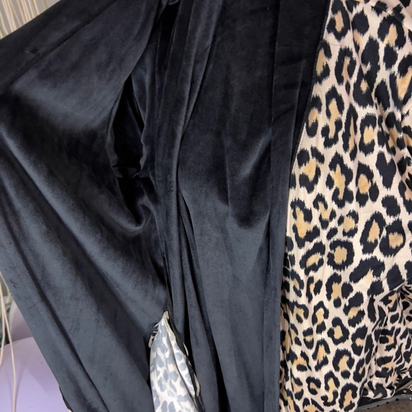 *NWT* KATE SPADE Animal Print Long Sleeve Shawl Collar Neck Robe - Picture 9 of 9